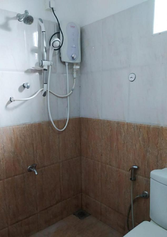 River Side Holiday Inn Велигама Экстерьер фото