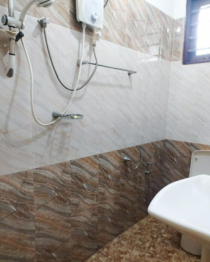 River Side Holiday Inn Велигама Экстерьер фото